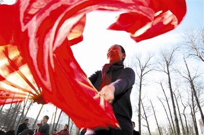 2020gdp翻倍实现了吗_脚崴了肿了图片(2)